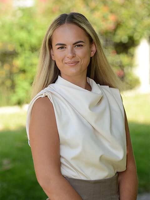 Paralegal Madison Kennedy at Sousa Family Law Southampton
